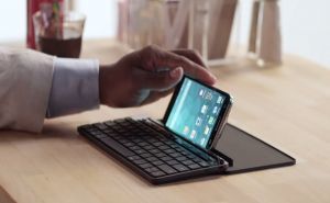 Microsoft Unveils The Universal Mobile Keyboard