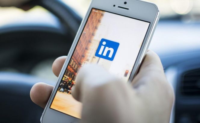 LinkedIn Buys Refresh to Become More Predictive